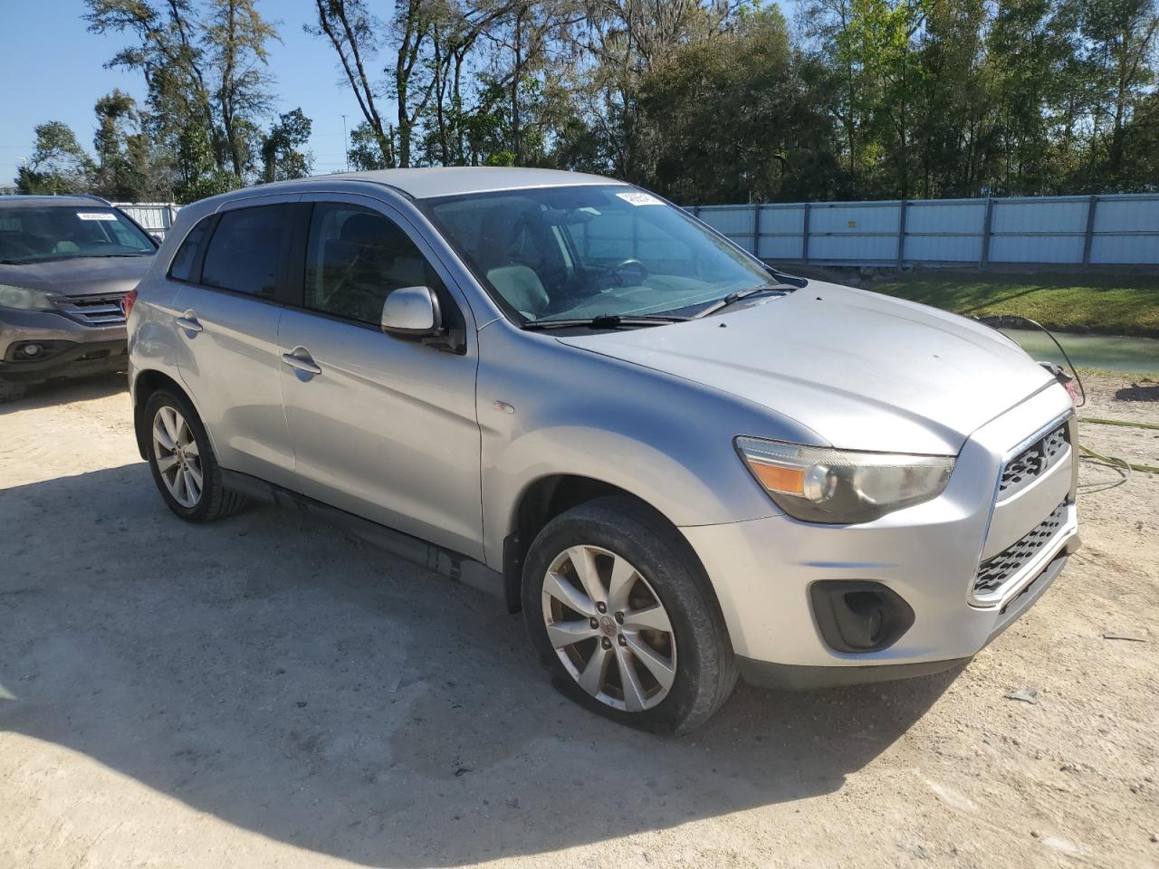 2013 Mitsubishi Outlander - Image 4