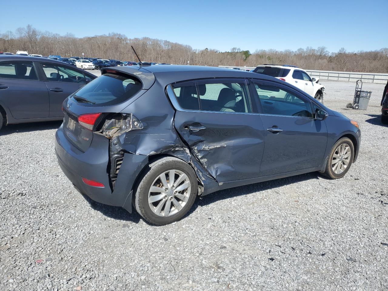 2015 Kia Forte - Image 3