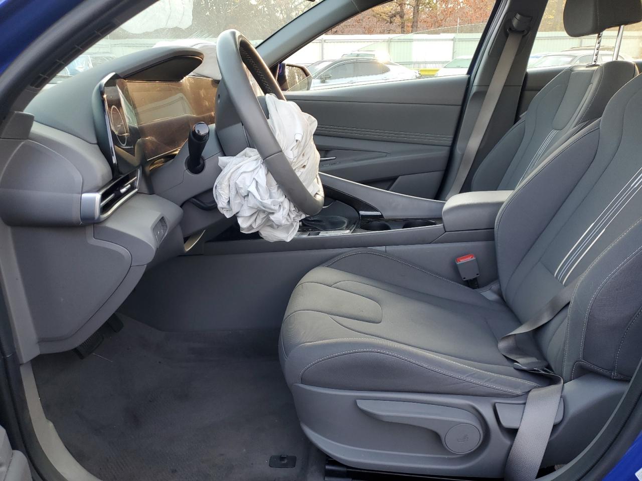 2023 Hyundai Elantra - Image 7