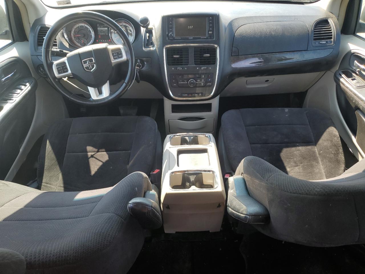 2011 Dodge Caravan - Image 8