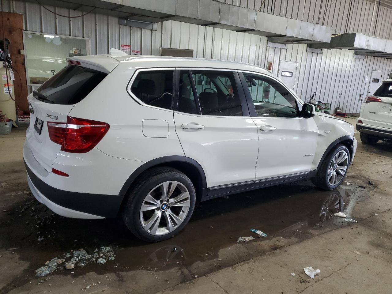 2011 BMW X3 - Image 3