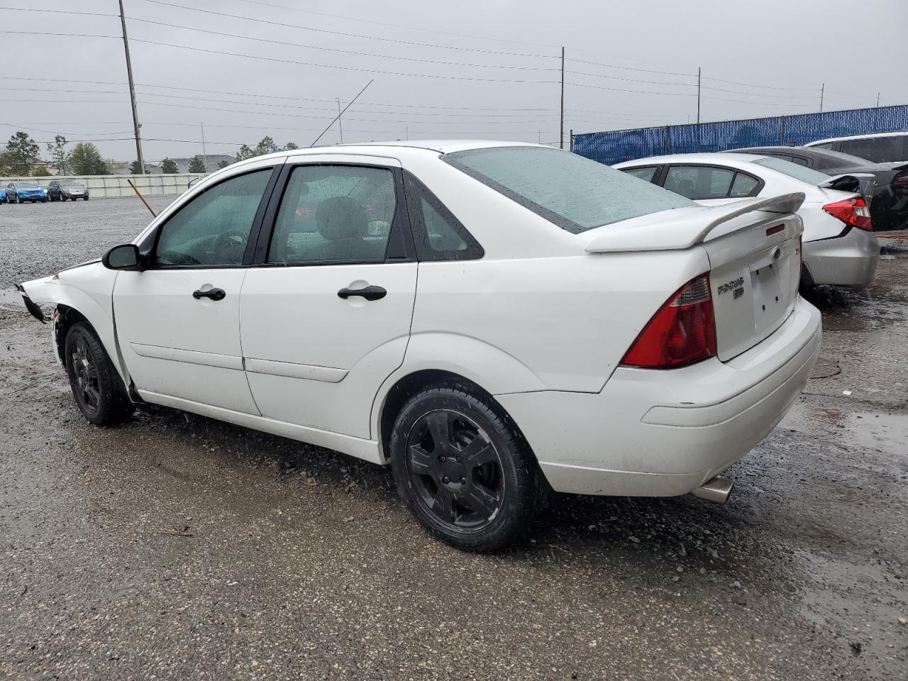 2005 Ford Focus - Image 2