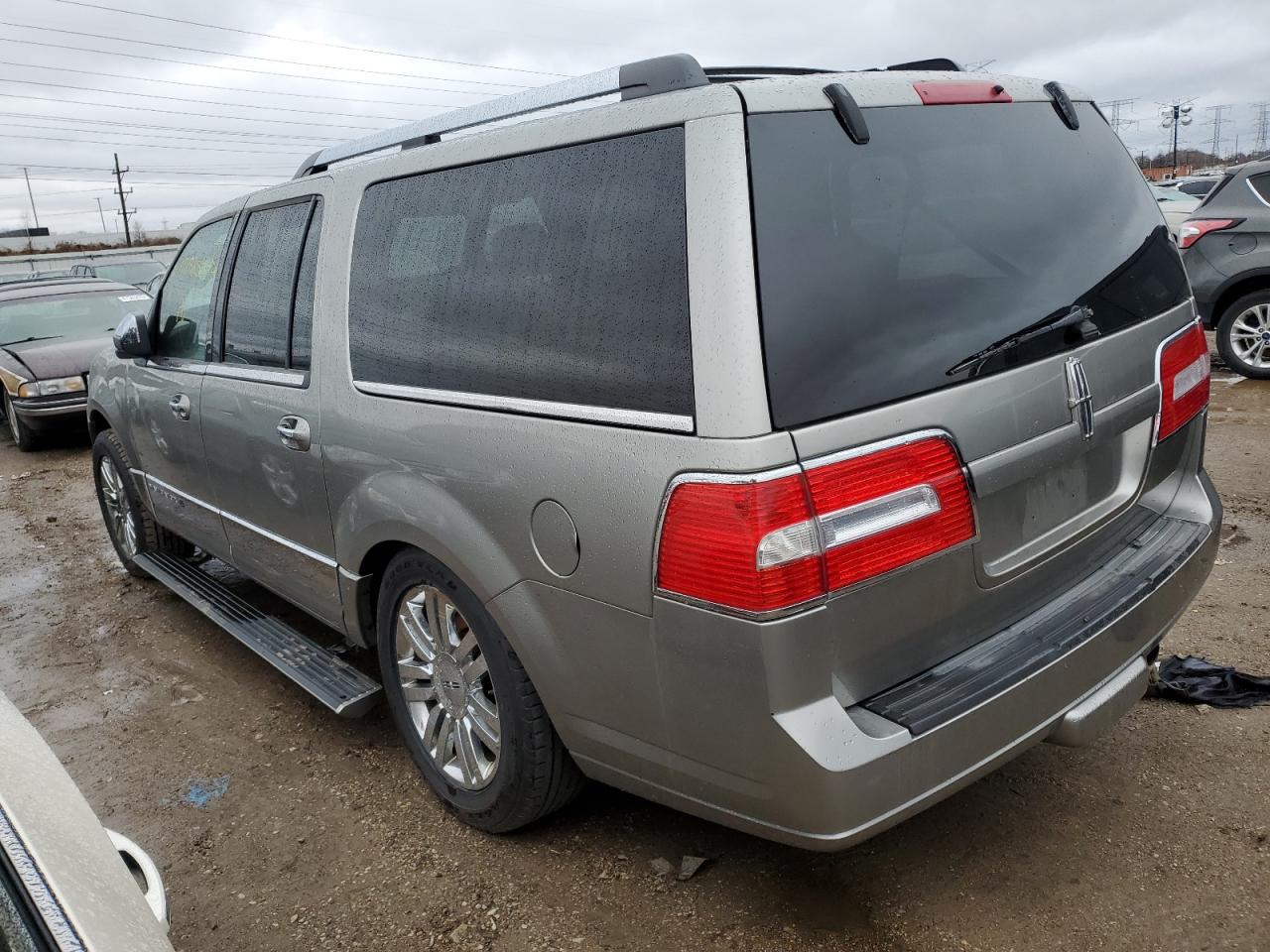 2008 Lincoln Navigator - Image 2