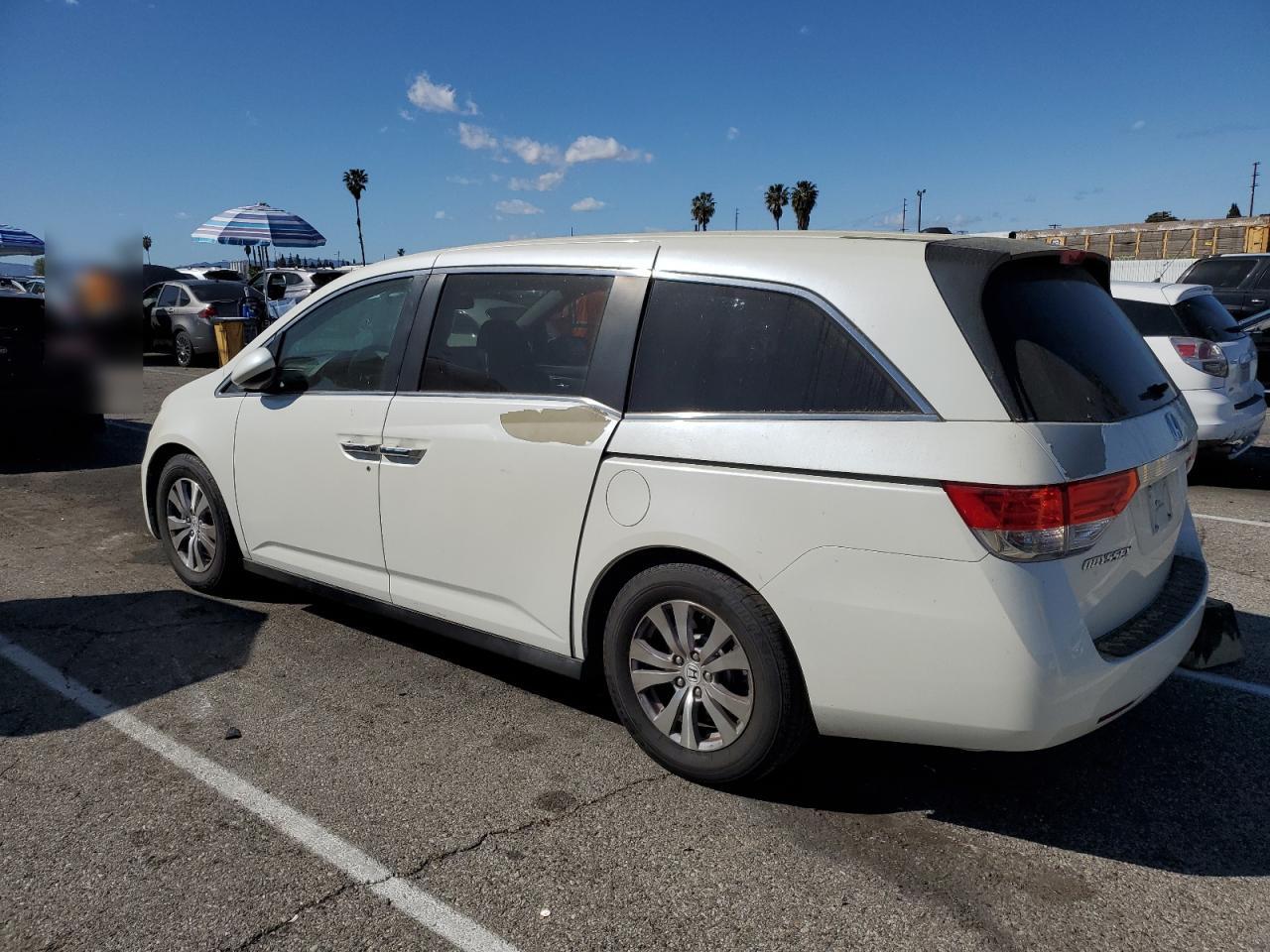 2014 Honda Odyssey - Image 2