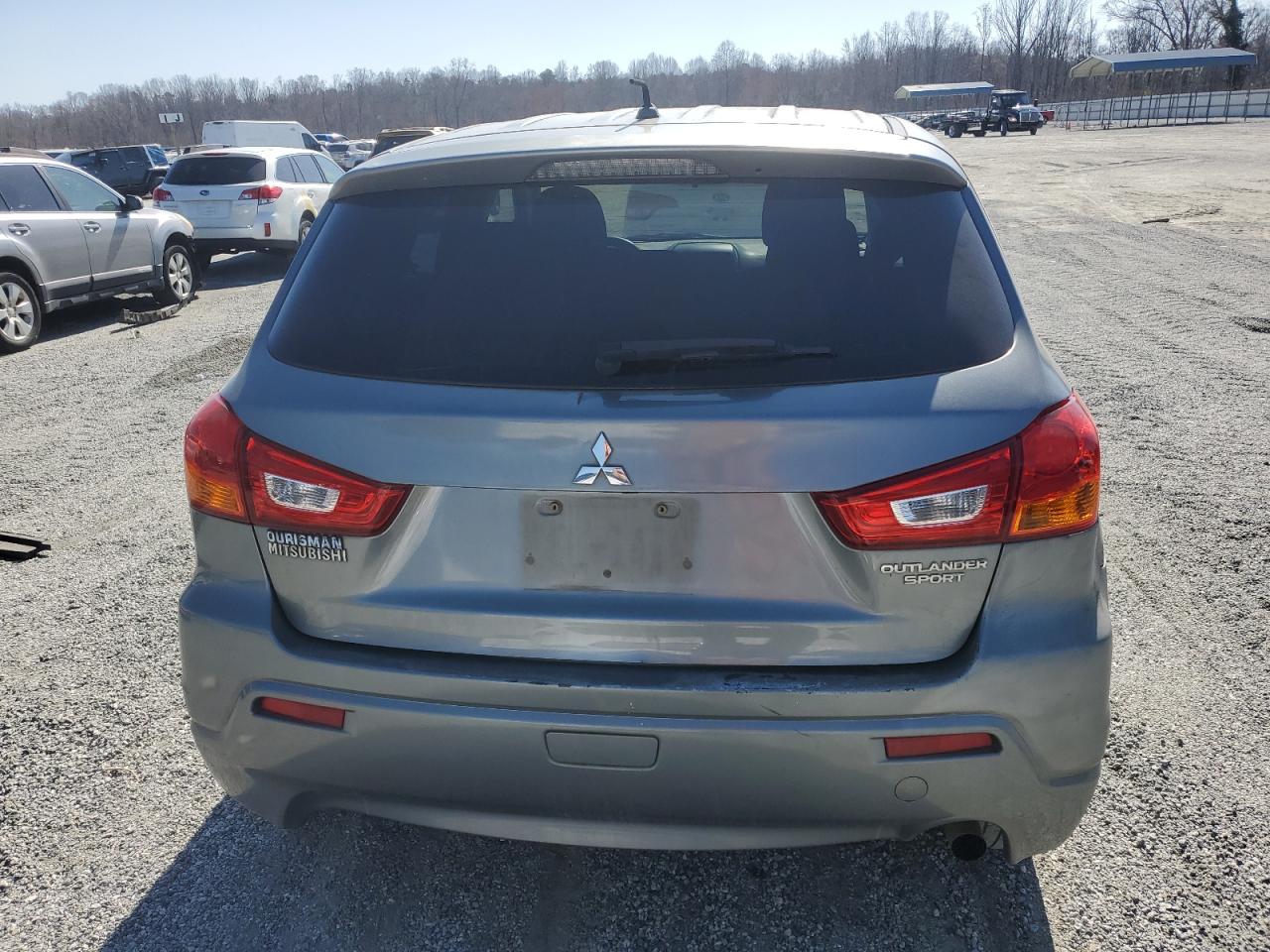 2011 Mitsubishi Outlander - Image 6