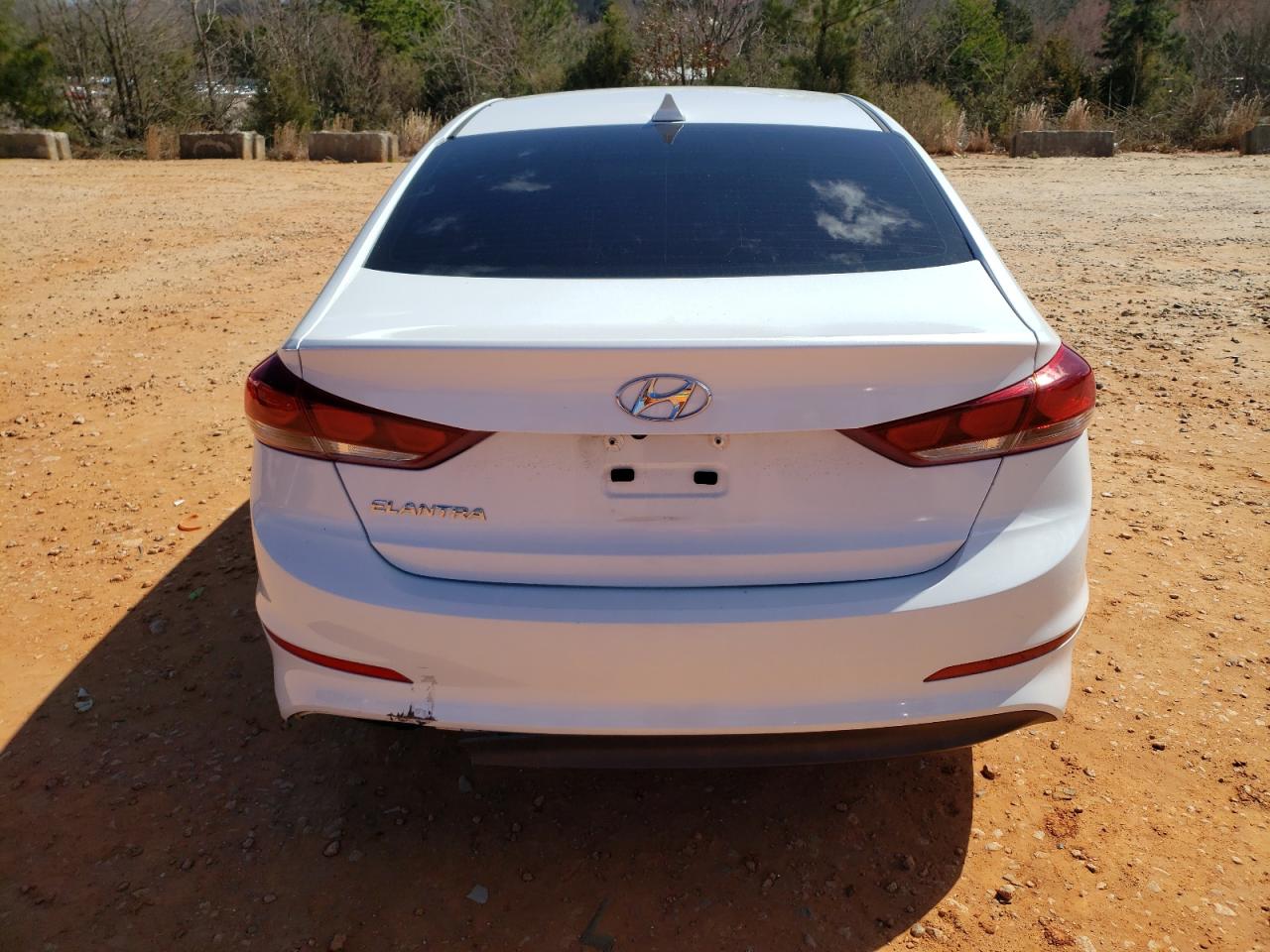 2018 Hyundai Elantra - Image 6