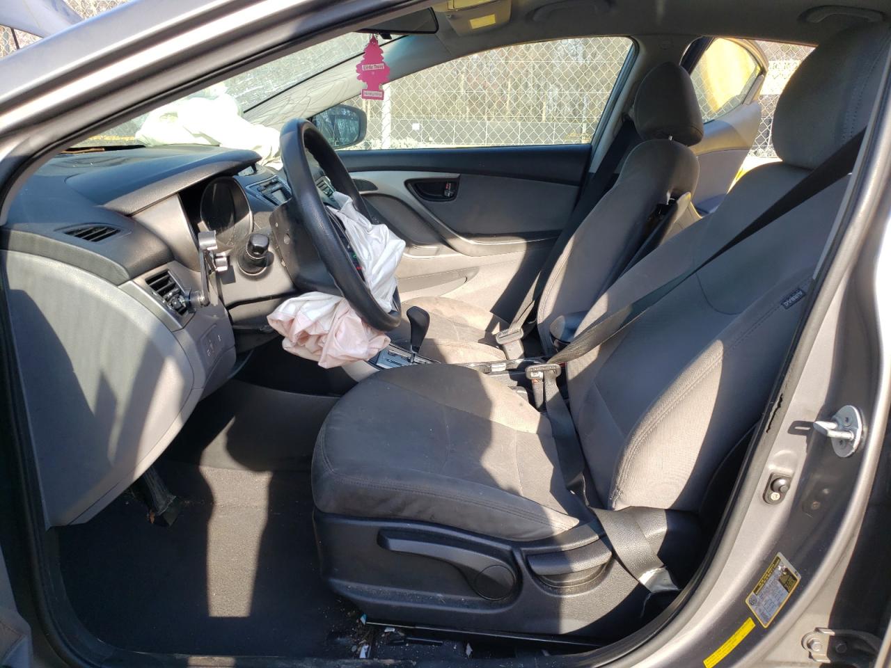 2012 Hyundai Elantra - Image 7