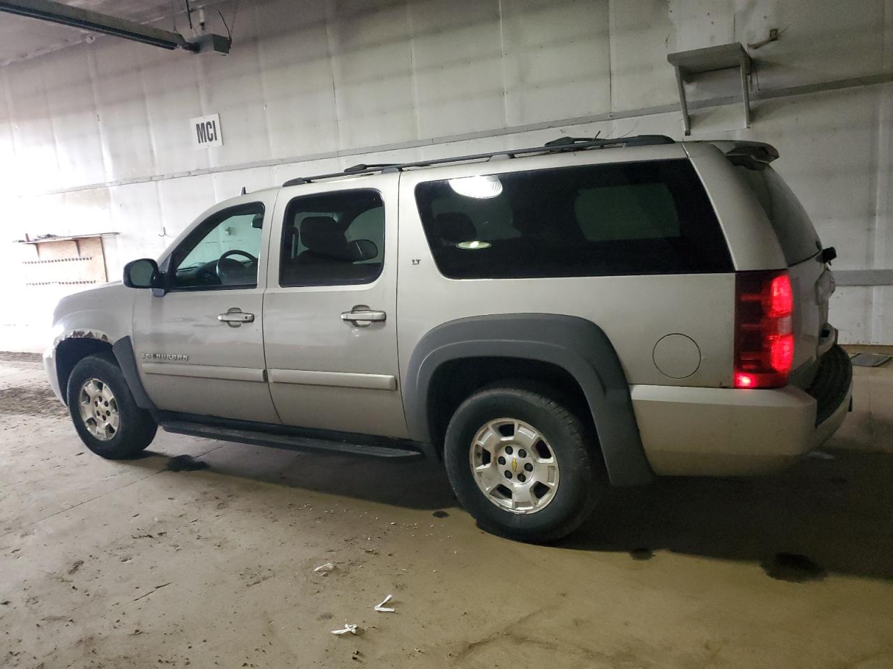 2009 Chevrolet Suburban - Image 2