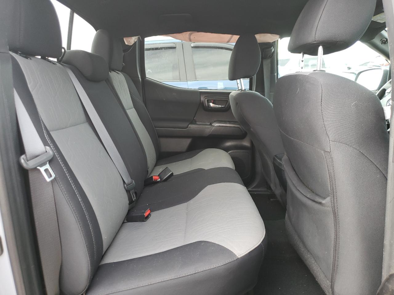 2020 Toyota Tacoma - Image 10