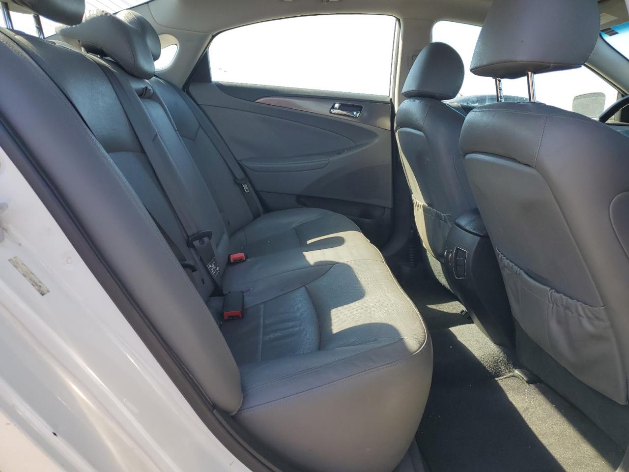 2012 Hyundai Sonata - Image 10