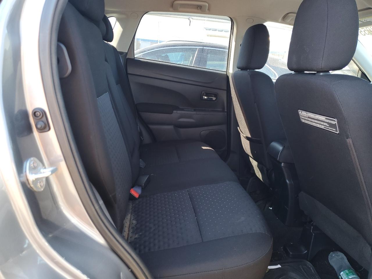 2012 Mitsubishi Outlander - Image 11
