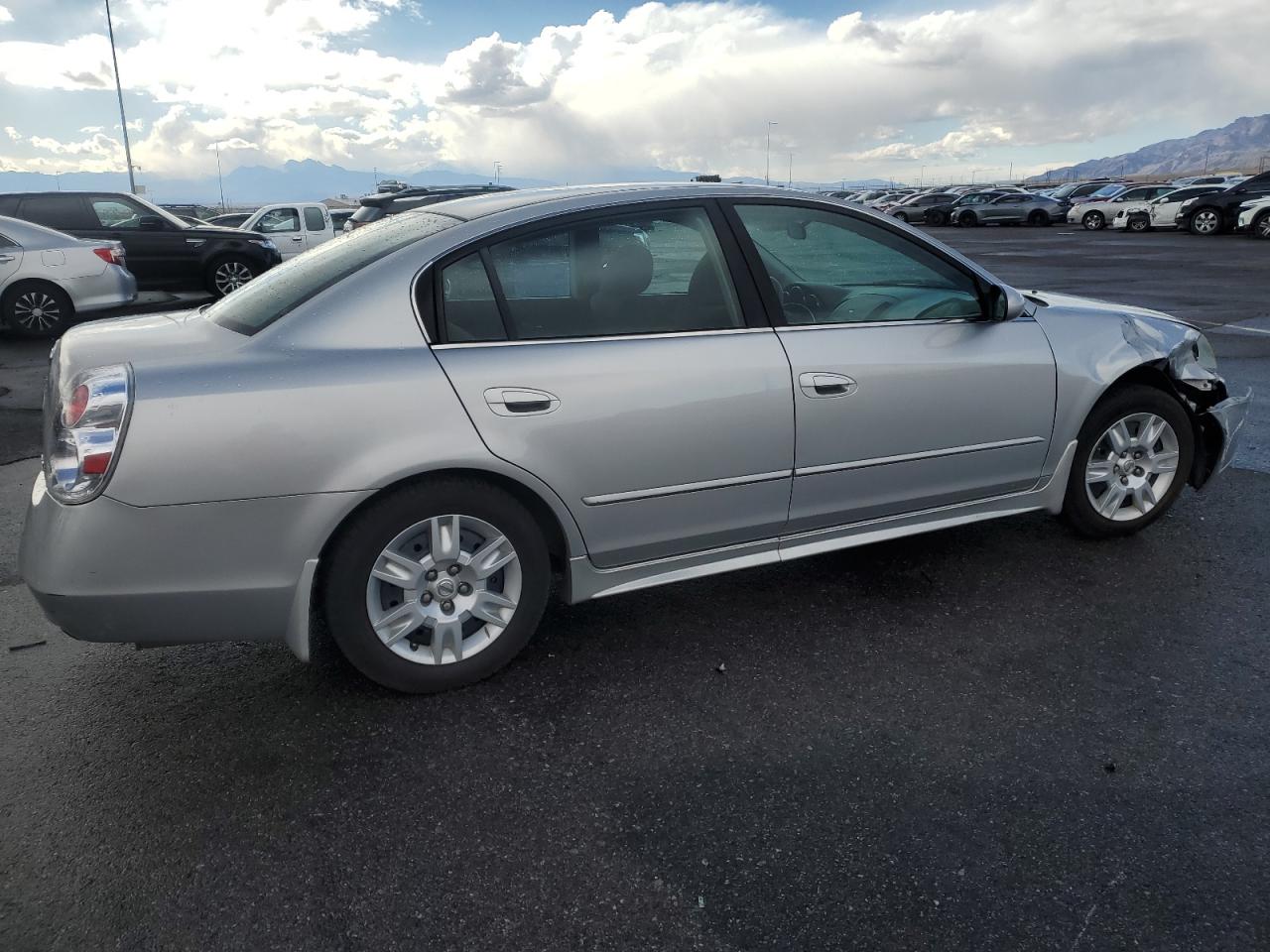 2005 Nissan Altima - Image 3