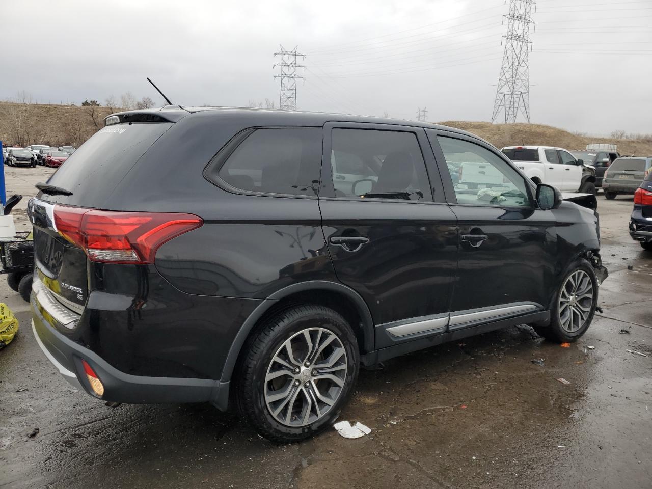2016 Mitsubishi Outlander - Image 3