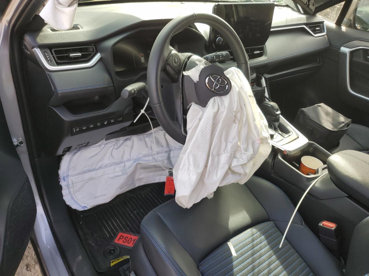 2024 Toyota RAV 4 - Image 8
