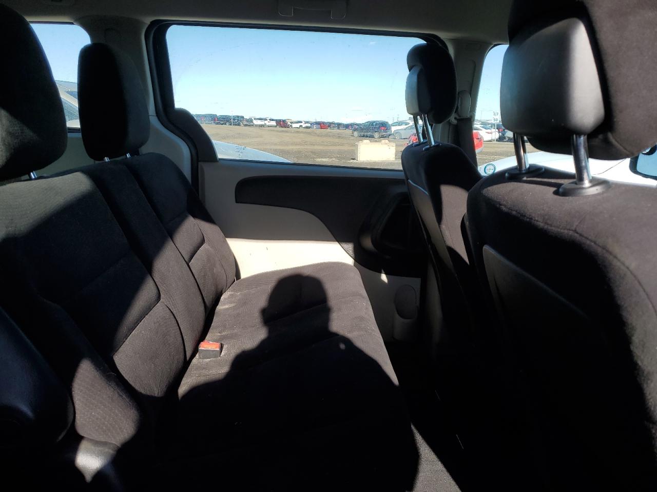2014 Dodge Caravan - Image 11