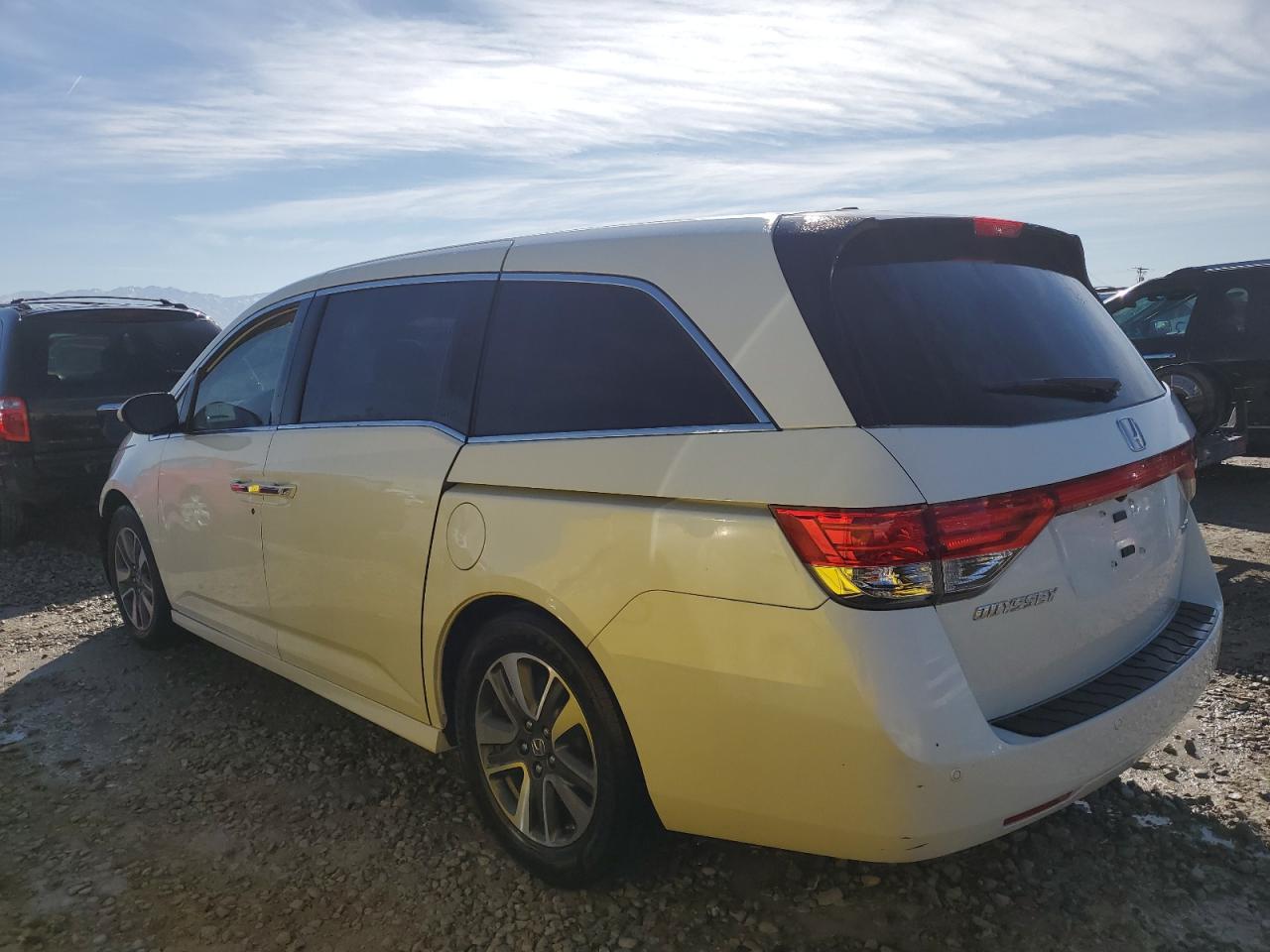 2016 Honda Odyssey - Image 2