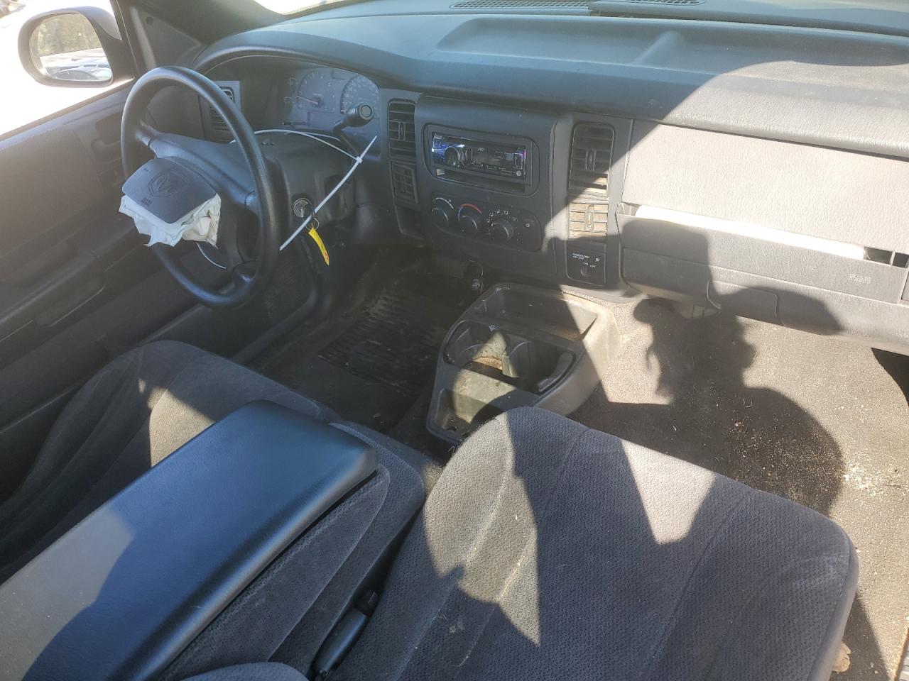 2003 Dodge Dakota - Image 8