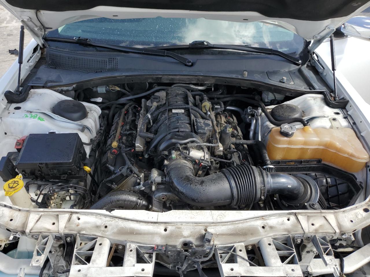 2015 Chrysler 300 - Image 11