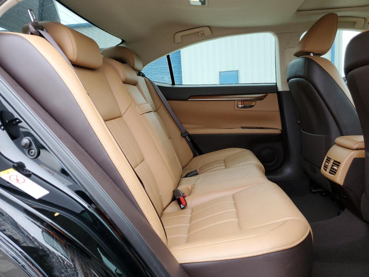 2016 Lexus ES - Image 10