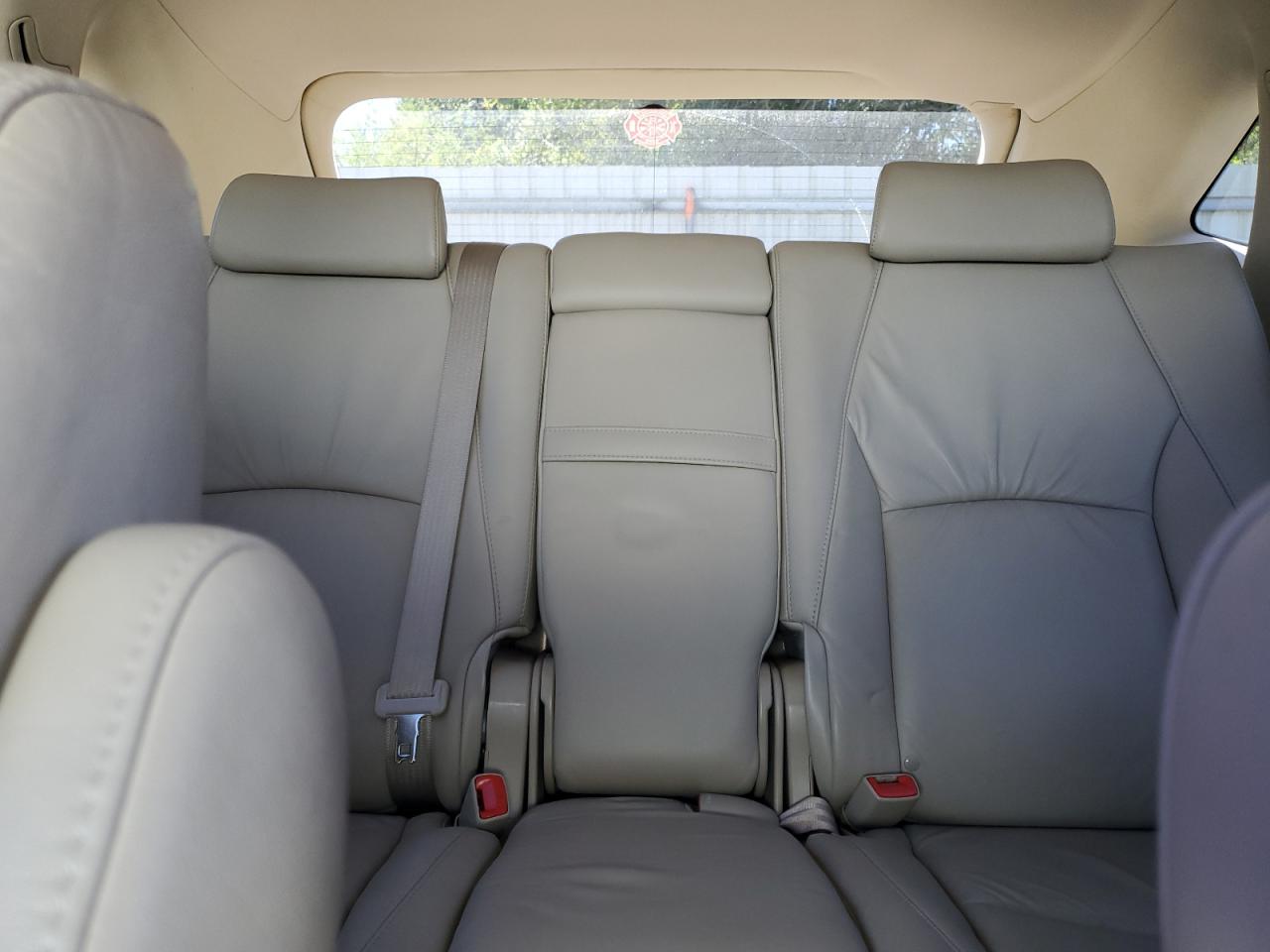 2006 Lexus RX - Image 10
