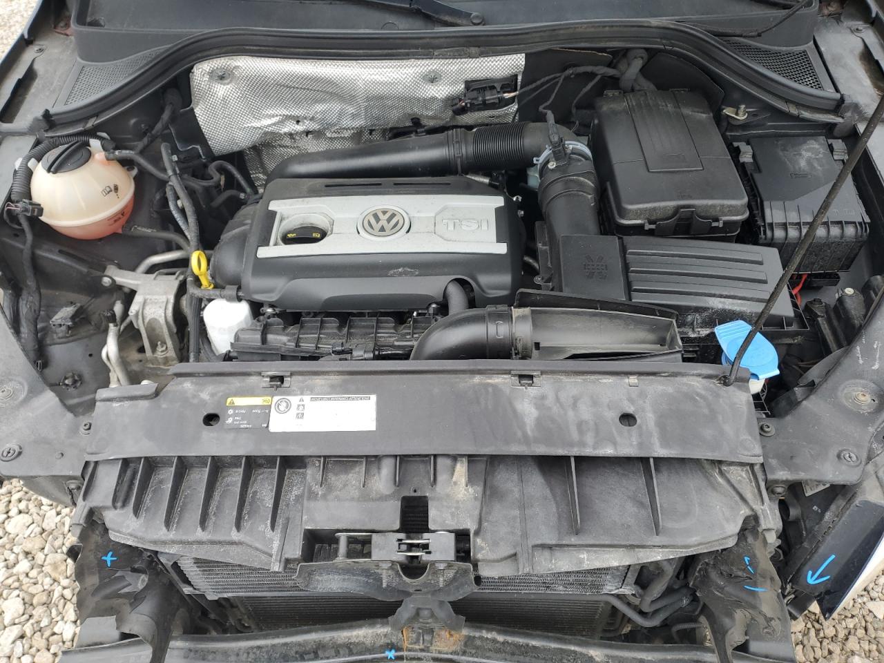 2017 Volkswagen Tiguan - Image 12