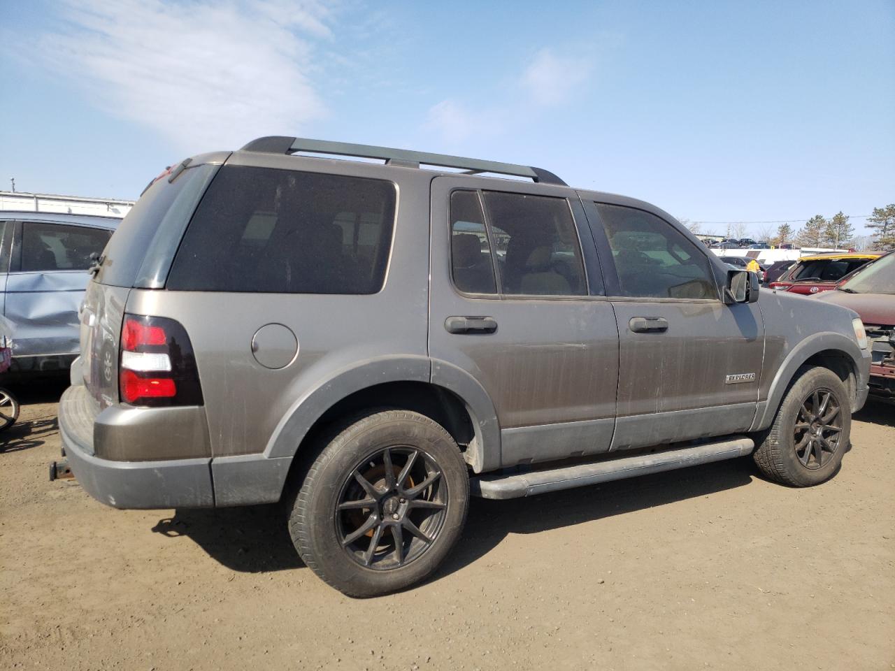 2006 Ford Explorer - Image 3