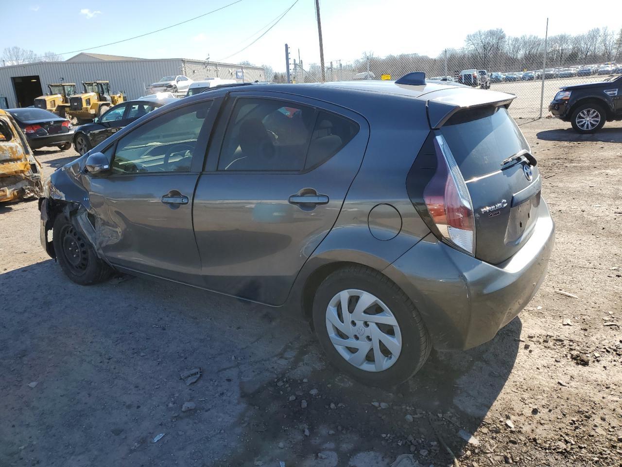 2015 Toyota Prius - Image 2