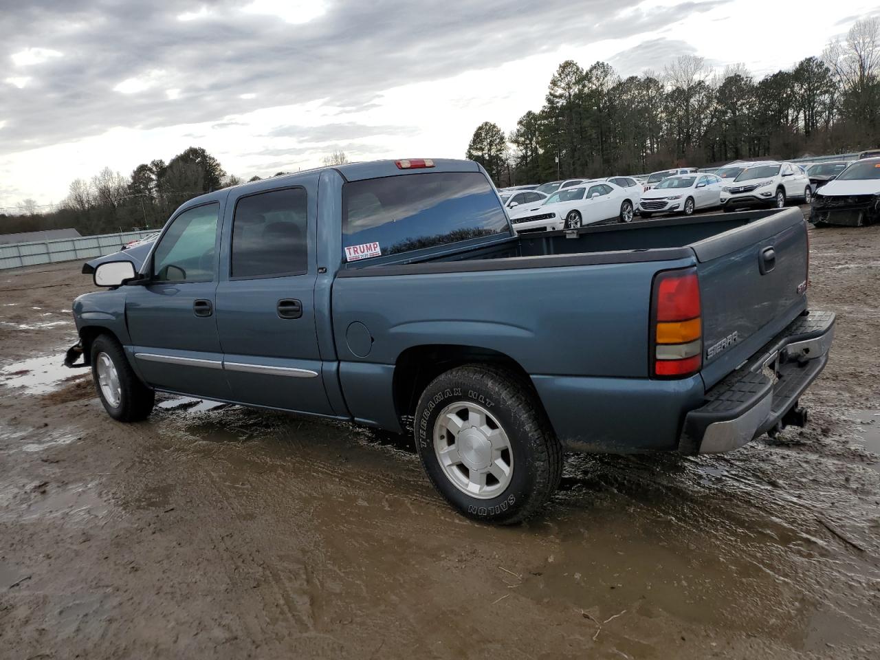 2007 GMC Sierra - Image 2