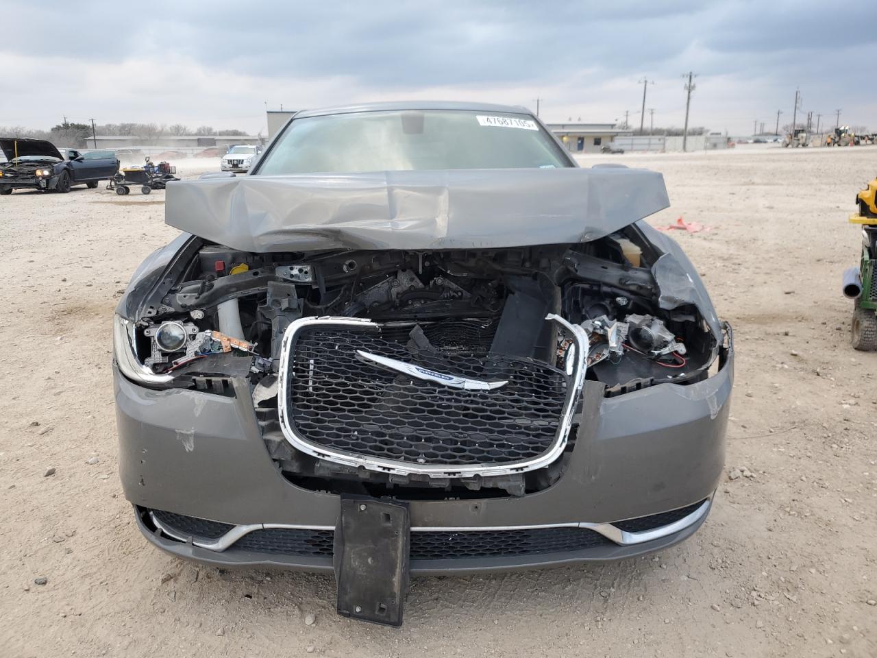 2019 Chrysler 300 - Image 5