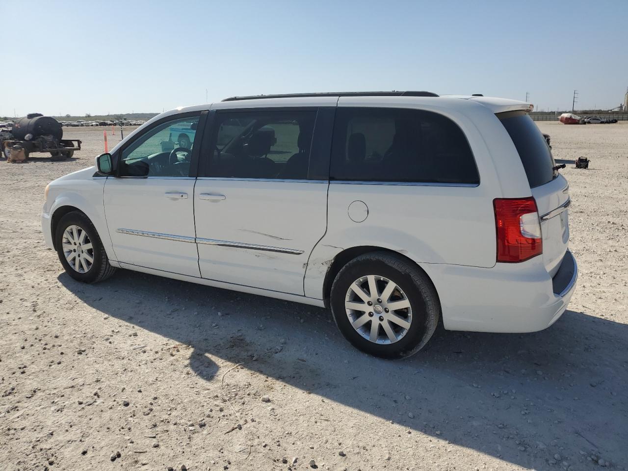 2014 Chrysler Town & Country - Image 2