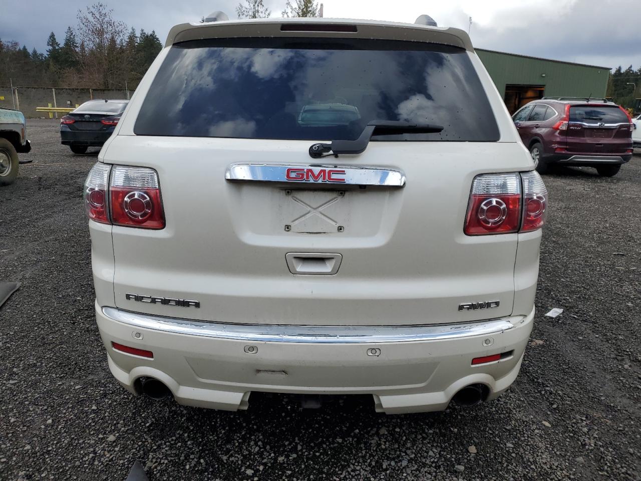 2012 GMC Acadia - Image 6