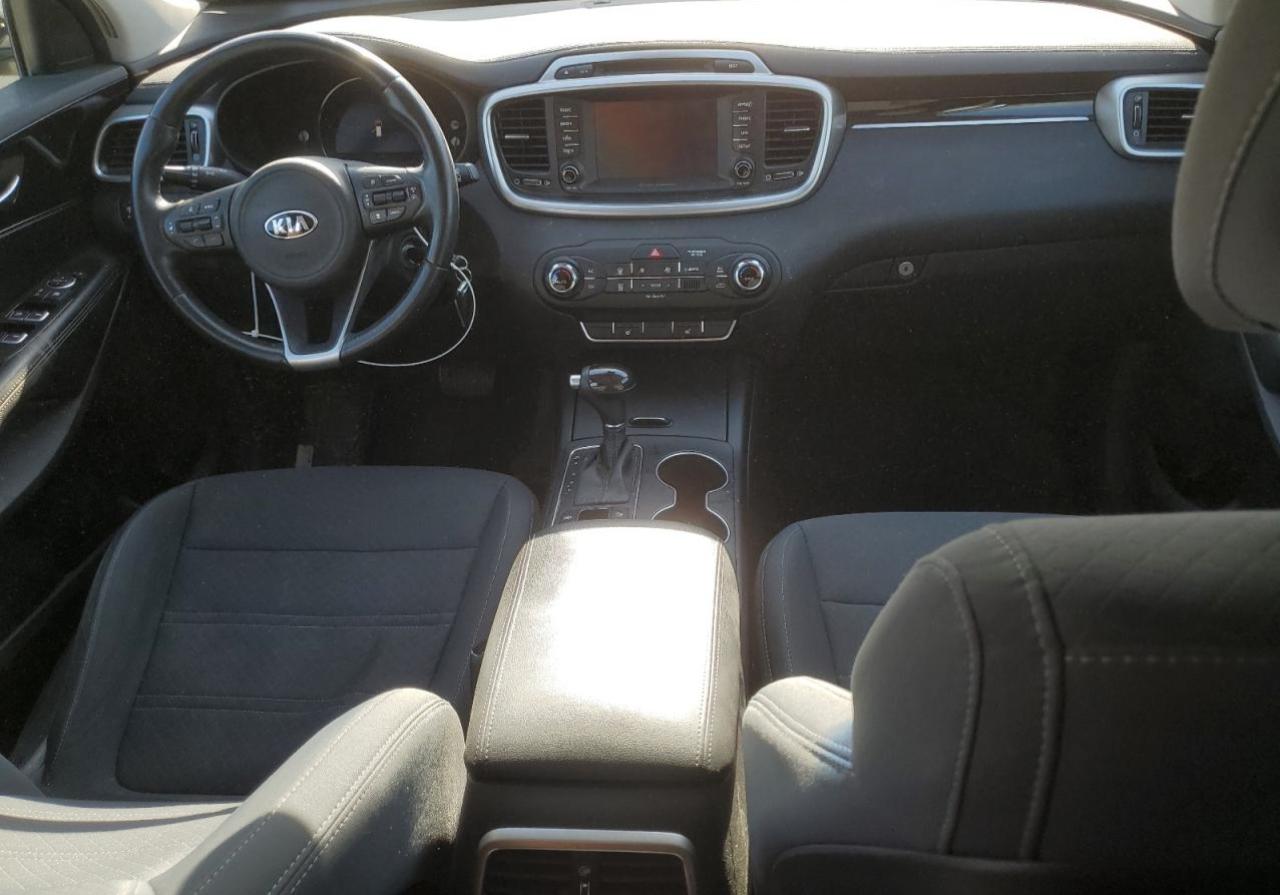 2017 Kia Sorento - Image 8