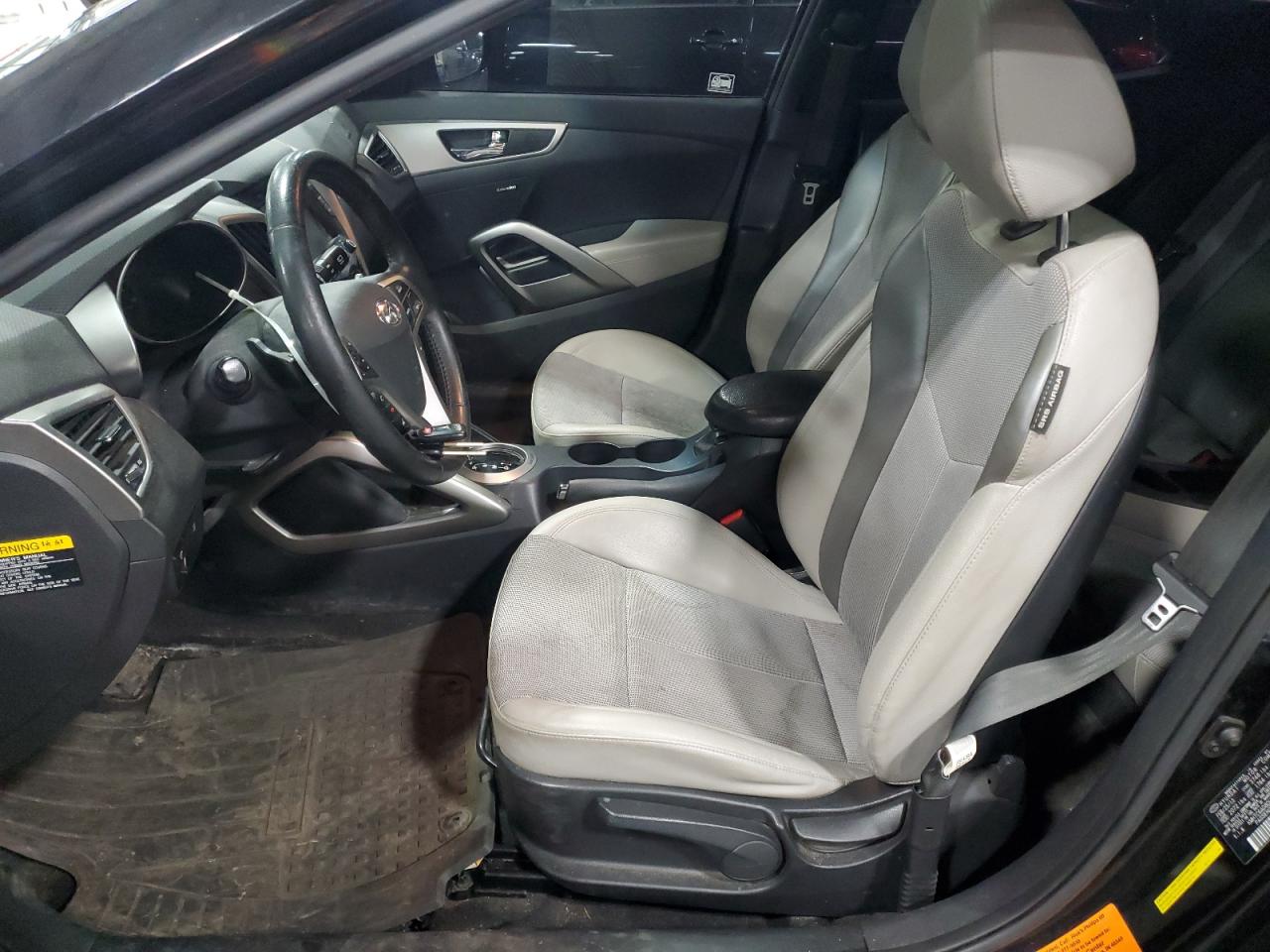 2013 Hyundai Veloster - Image 7