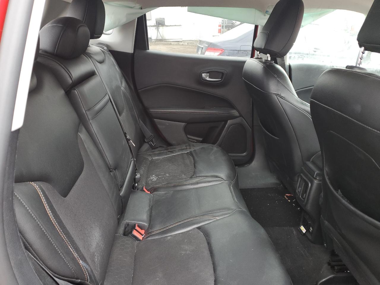 2018 Jeep Compass - Image 12
