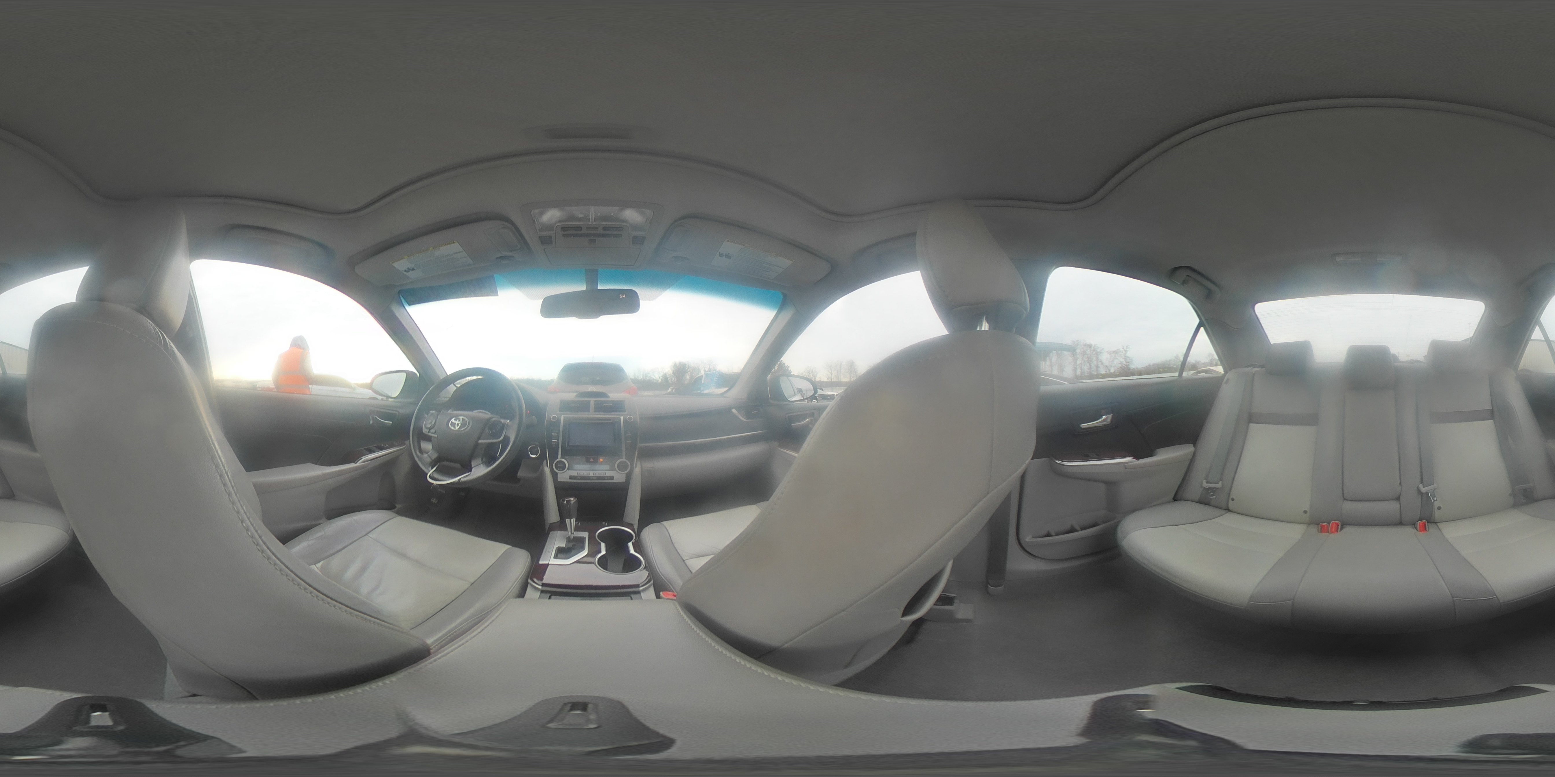 2014 Toyota Camry - Image 14