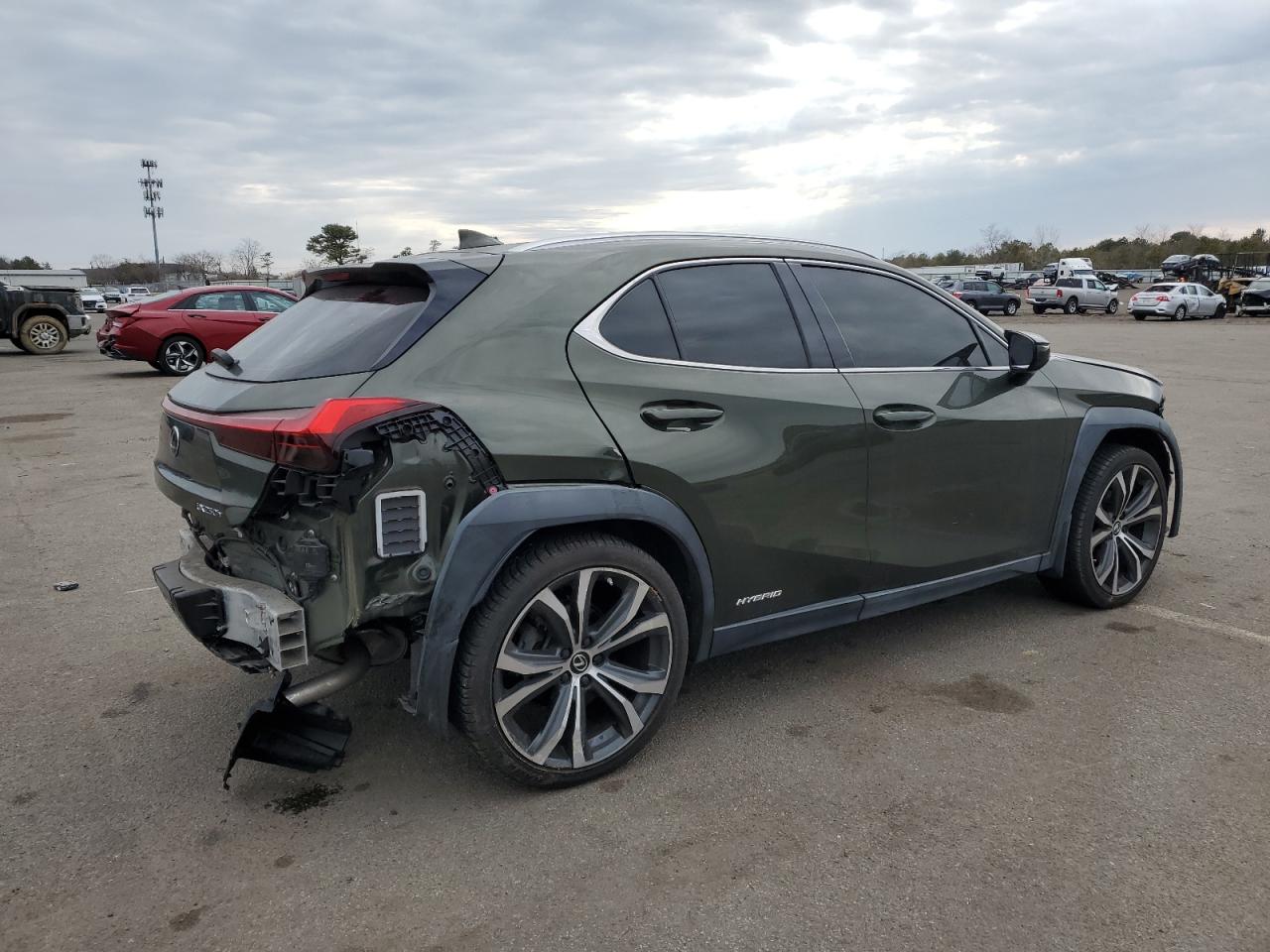 2020 Lexus UX - Image 3