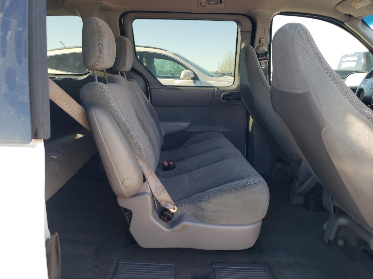 2003 Ford Windstar - Image 11