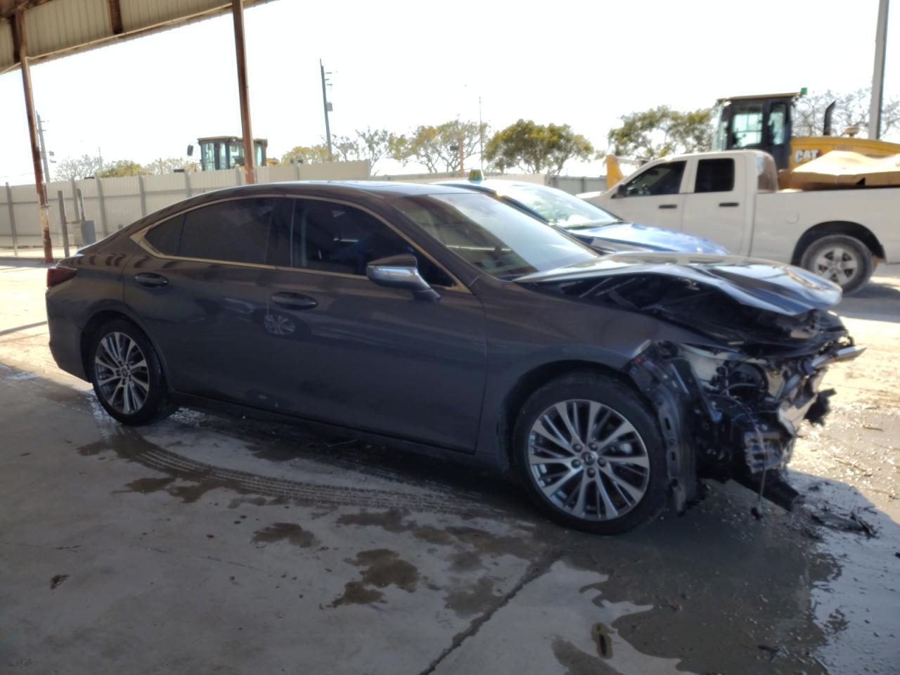 2021 Lexus ES - Image 4