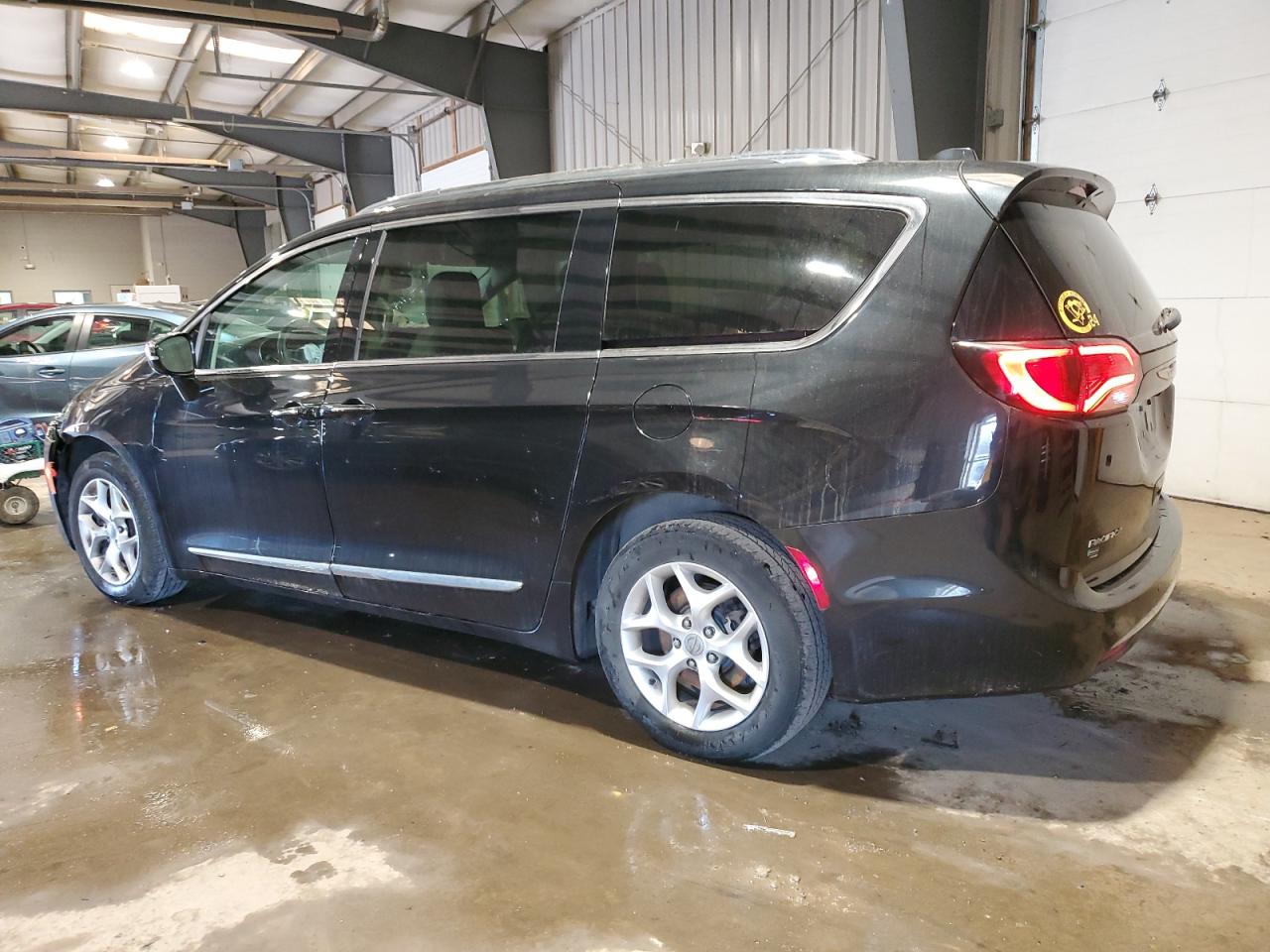 2020 Chrysler Pacifica - Image 2