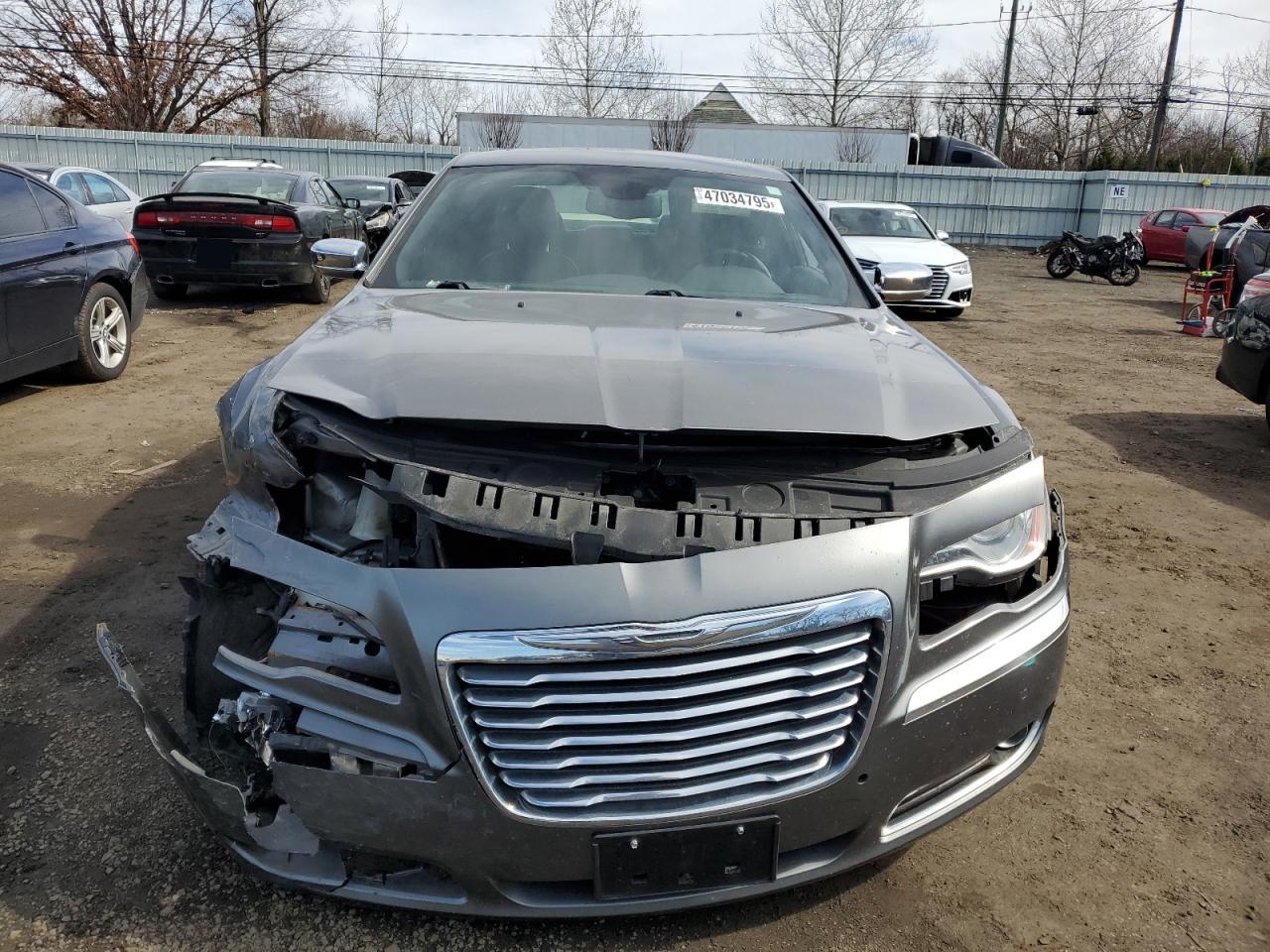 2011 Chrysler 300 - Image 5