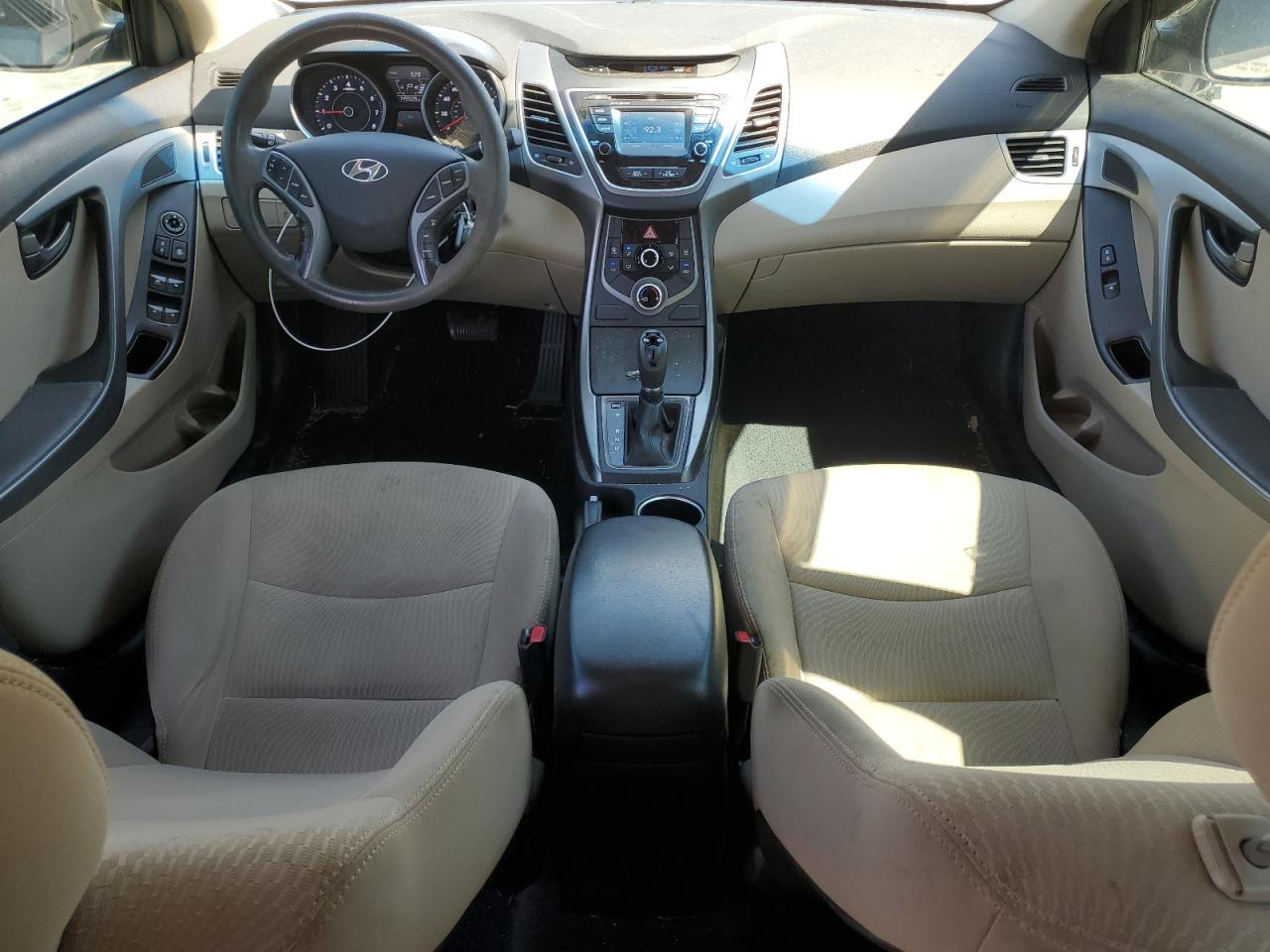 2015 Hyundai Elantra - Image 8