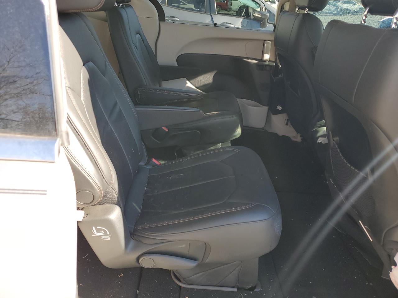 2017 Chrysler Pacifica Touring L VIN: 2C4RC1BG5HR570625 Lot: 50647905