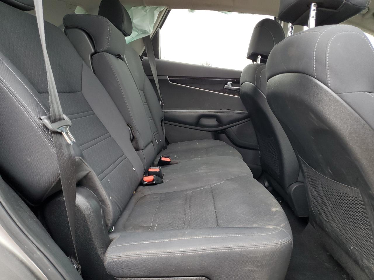 2017 Kia Sorento - Image 11
