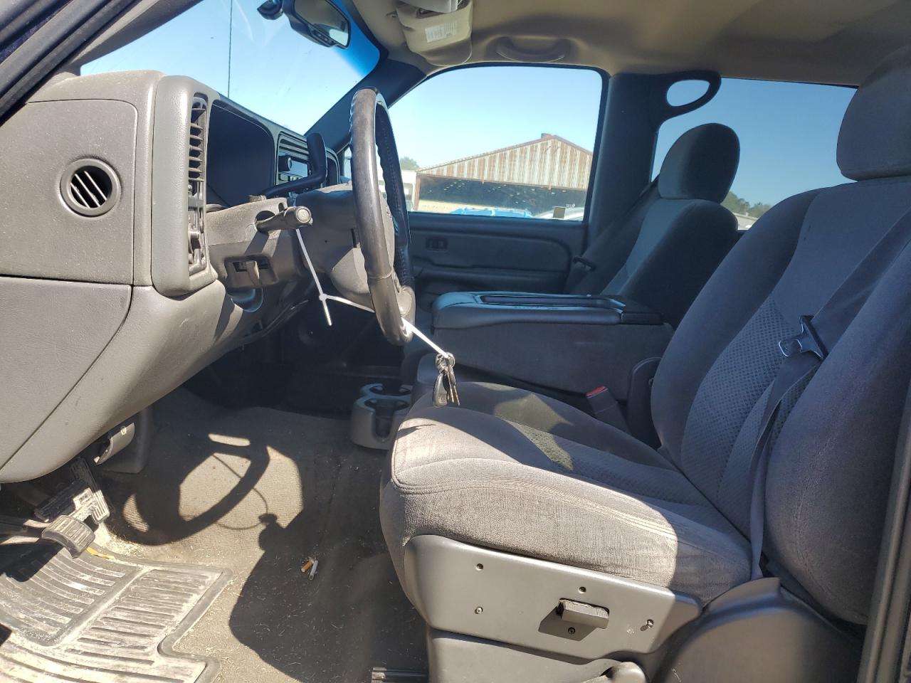 2005 Chevrolet Silverado - Image 7