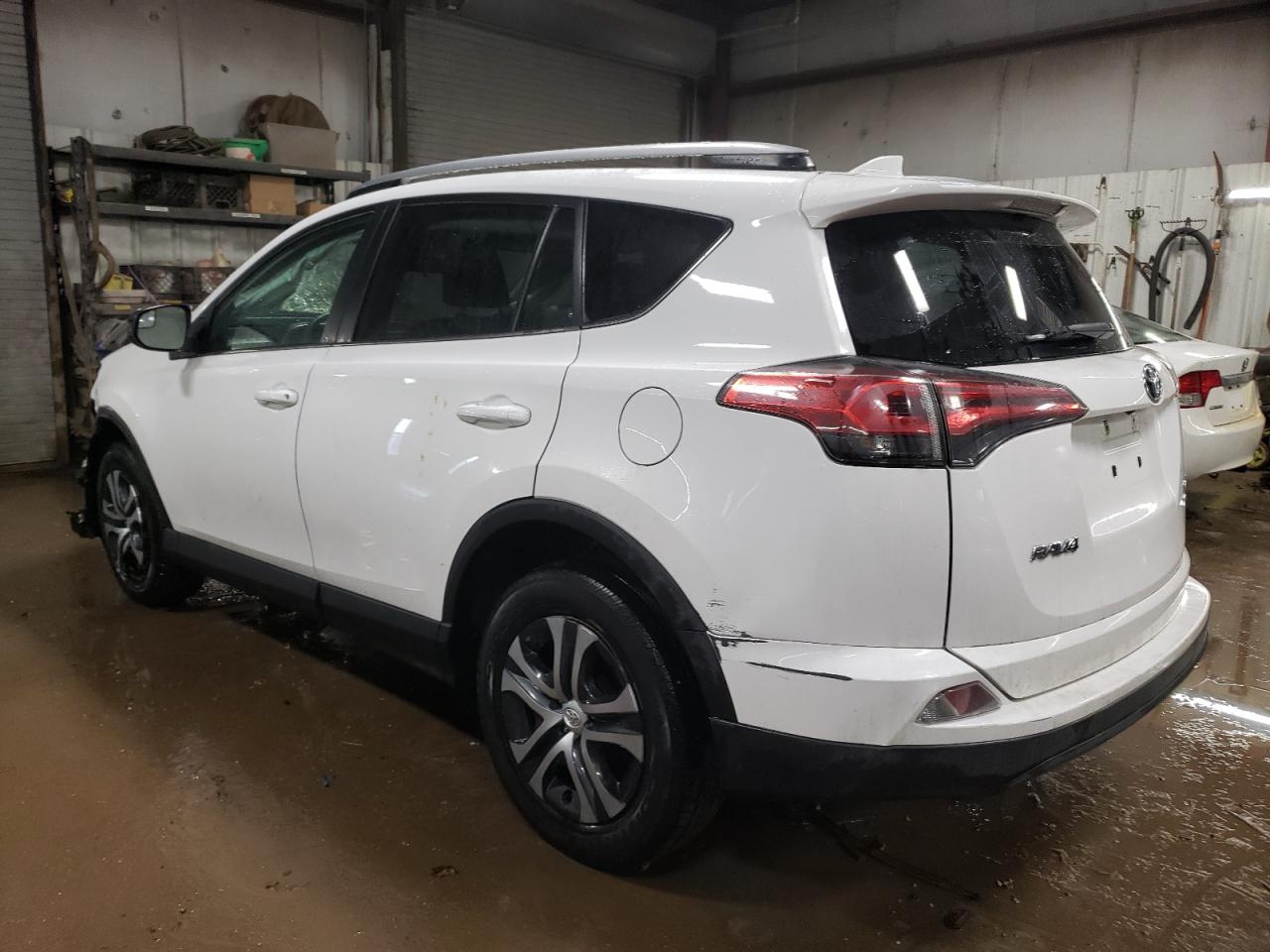 2018 Toyota RAV 4 - Image 2