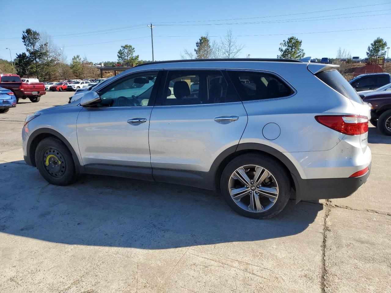 2014 Hyundai Santa Fe - Image 2