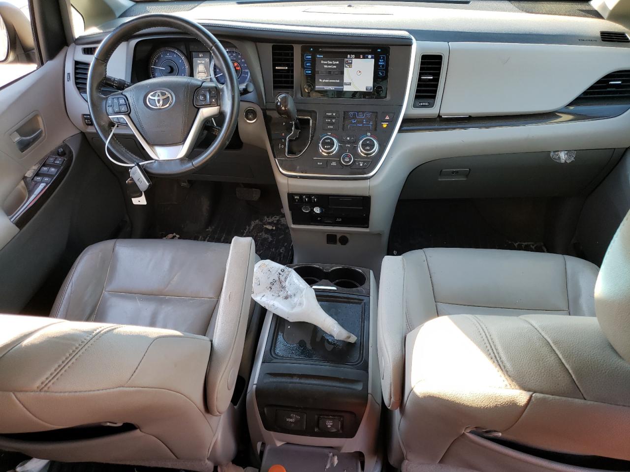 2017 Toyota Sienna - Image 8