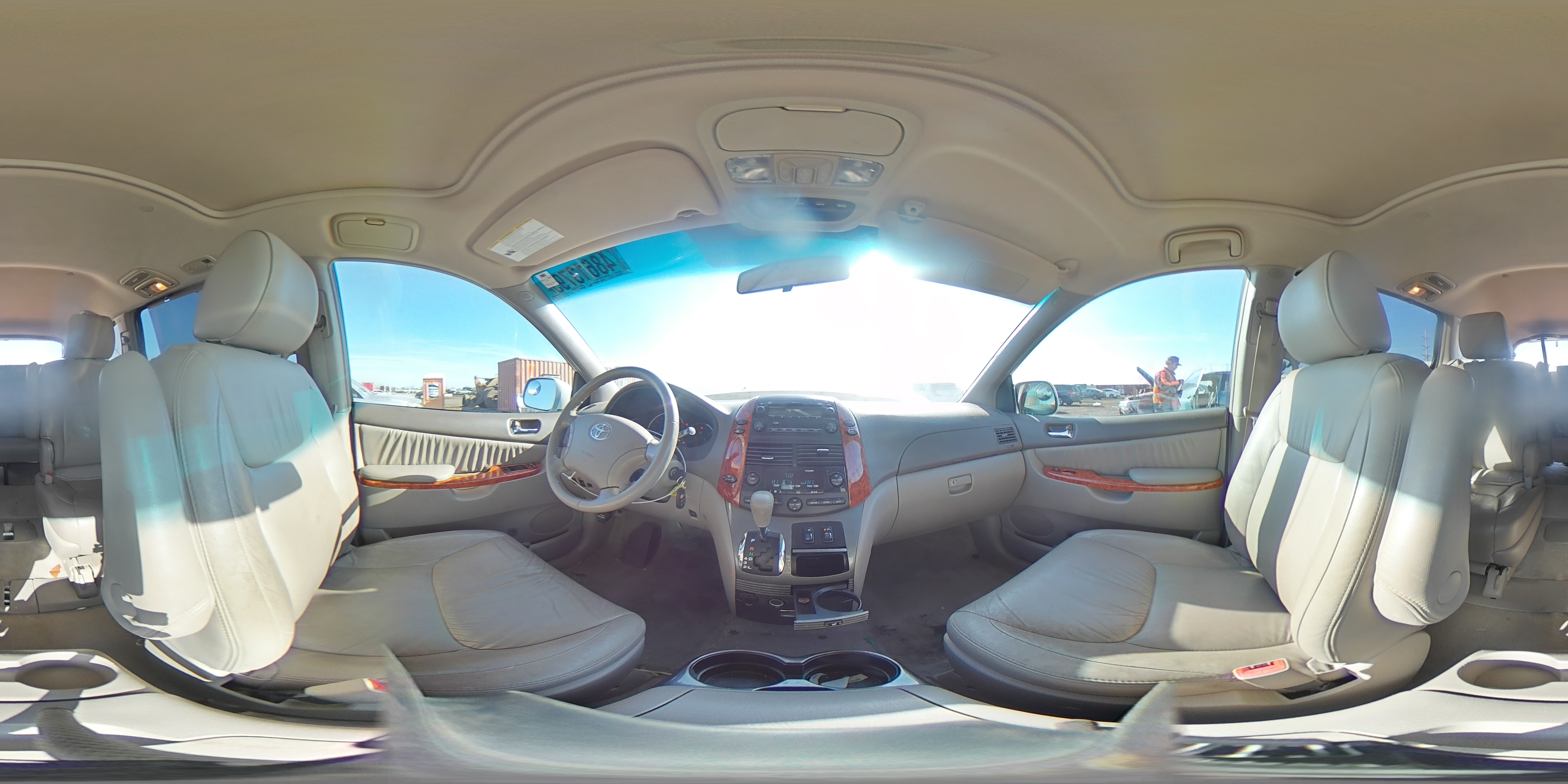 2010 Toyota Sienna - Image 13