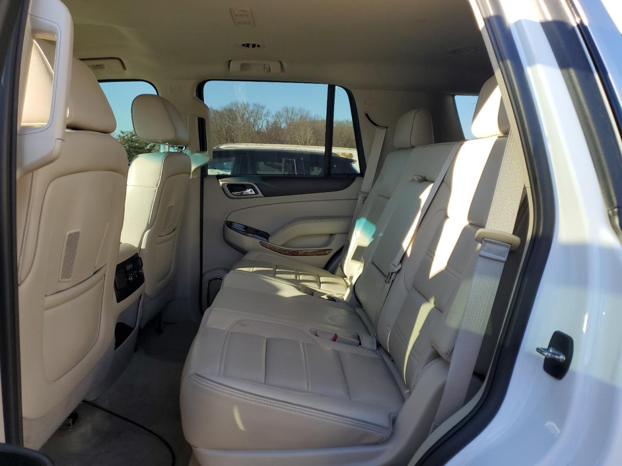 2015 GMC Yukon - Image 11