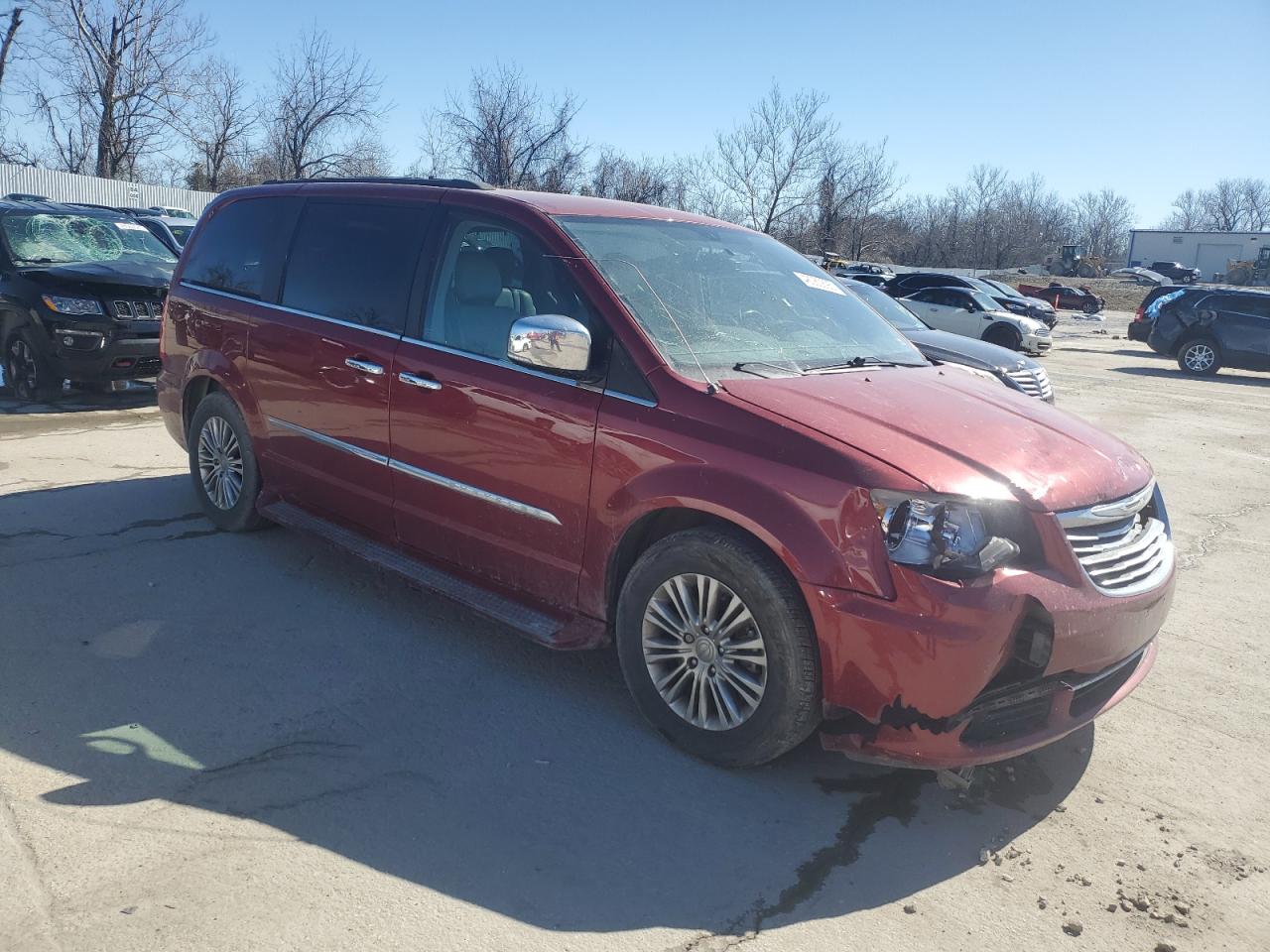 2013 Chrysler Town & Country - Image 4